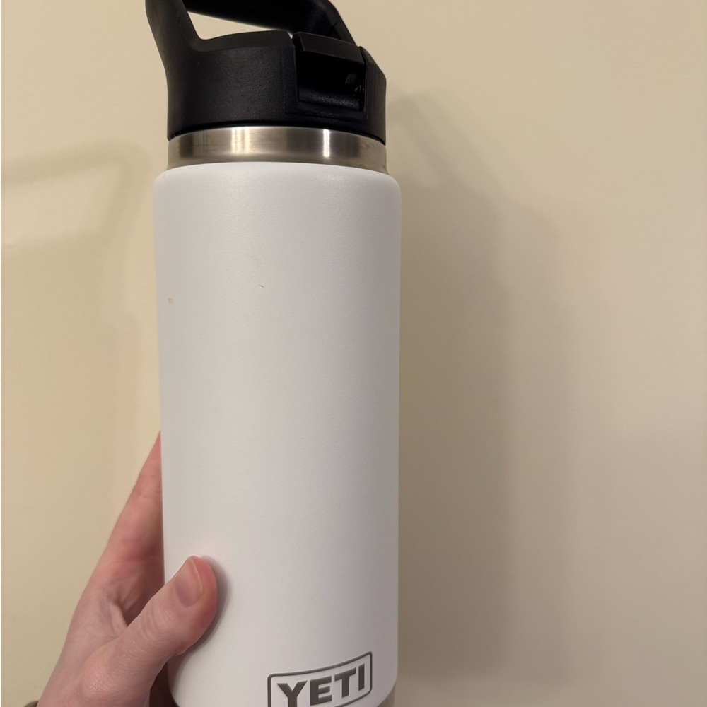 YETI White Water Bottle with Black Handle and Straw Cap